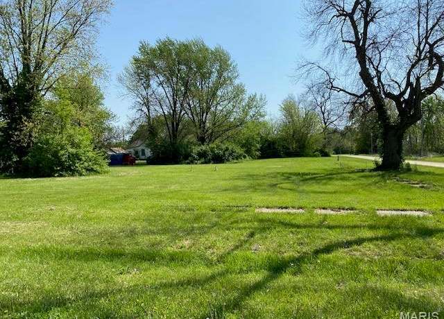 Property at 110 S Maple St, Bellflower, MO 63333