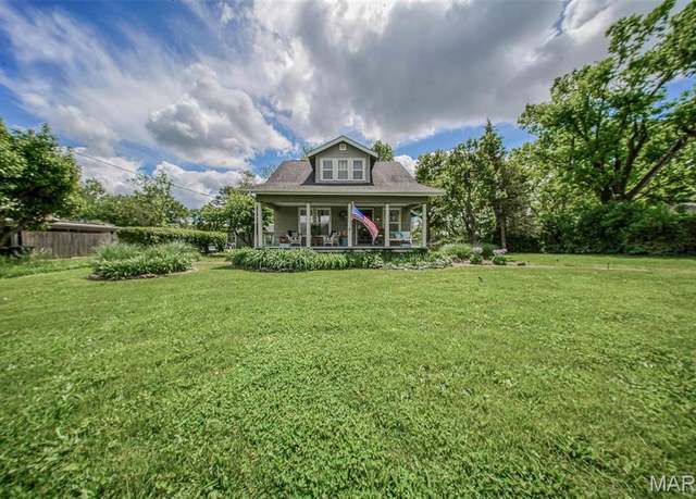 Property at 914 E 10th St, Rolla, MO 65401, 5 beds, 2 baths