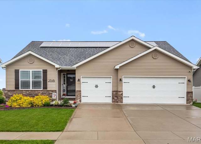 Property at 2518 London Ln, Shiloh, IL 62221, 5 beds, 3 baths