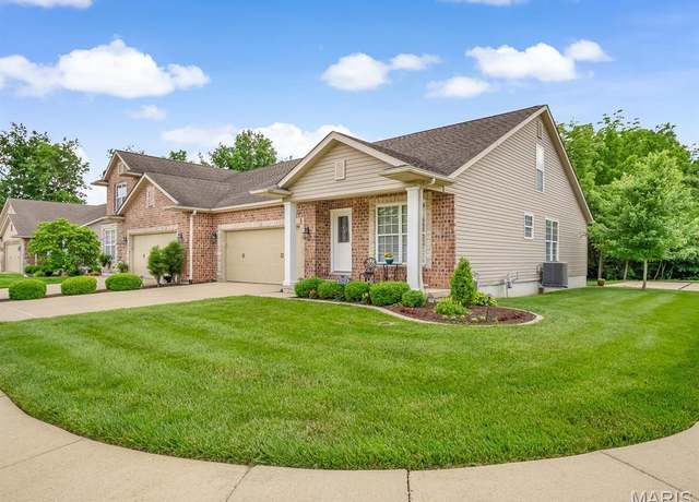 Property at 928 Alecia Dr, Waterloo, IL 62298, 4 beds, 3.5 baths