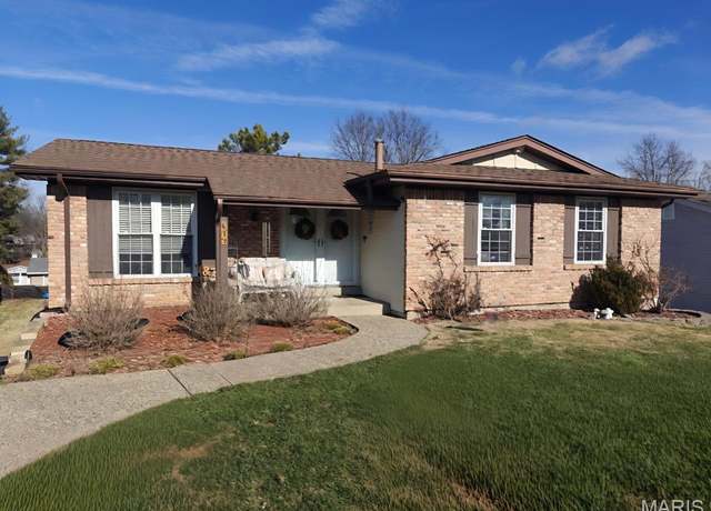 Property at 673 Cedar Run Dr Dr, Ballwin, MO 63021, 3 beds, 2 baths