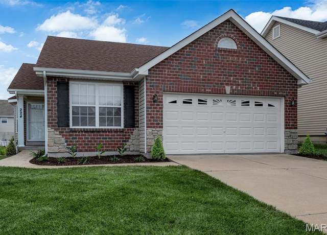 Property at 224 Stone Run Blvd, Wentzville, MO 63385, 2 beds, 2 baths