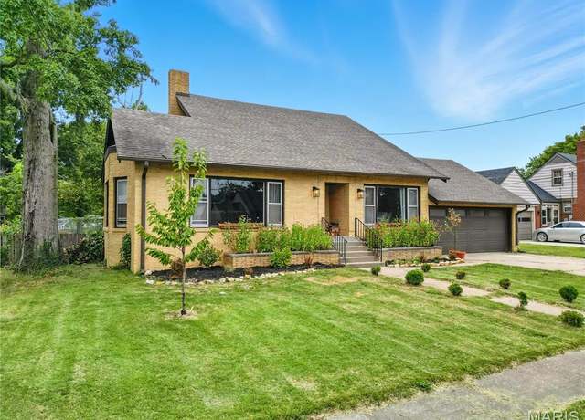 Property at 1605 S Western St, Mexico, MO 65265, 3 beds, 2 baths