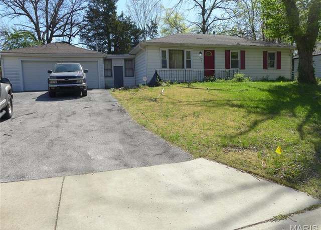 Property at 340 Wedge Dr, St Louis, MO 63135, 4 beds, 1 bath
