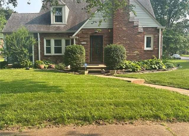 Property at 7530 Forest View Dr, Pasadena Park, MO 63121, 3 beds, 2 baths