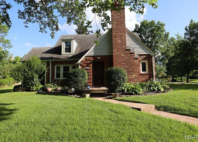 Property at 7530 Forest View Dr, Pasadena Park, MO 63121, 3 beds, 2 baths