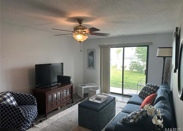 Property at 1620 Summergate Pkwy Unit B, St Charles, MO 63303, 2 beds, 1 bath