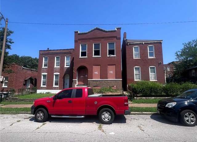 Property at 2015 Chippewa Ave, St Louis, MO 63118, 2 beds, 2 baths