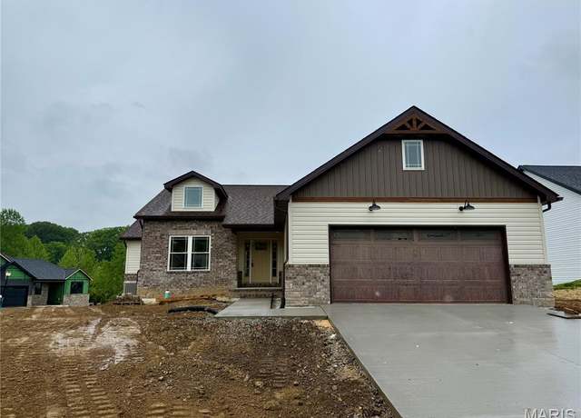 Property at 955 Half Moon Ln, Caseyville, IL 62232, 4 beds, 3 baths