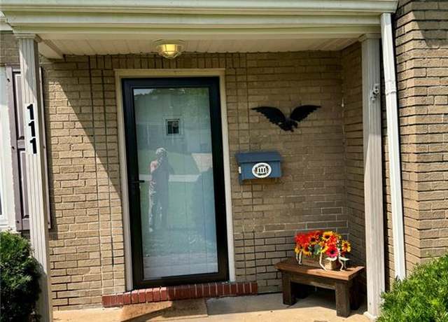 Property at 111 Royal Ave, Ferguson, MO 63135, 5 beds, 2 baths
