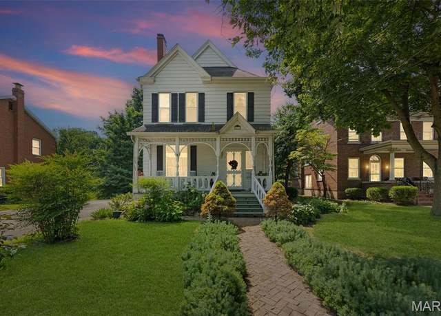 Property at 431 Belleview Ave, Alton, IL 62002, 4 beds, 1.5 baths