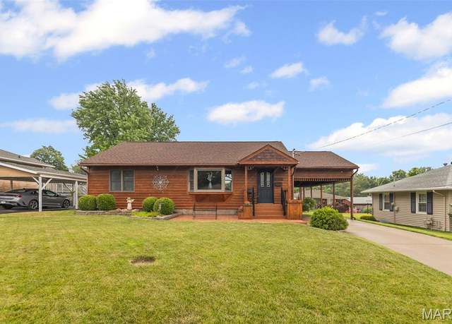 Property at 207 Ladd St, Alton, IL 62002, 2 beds, 2 baths