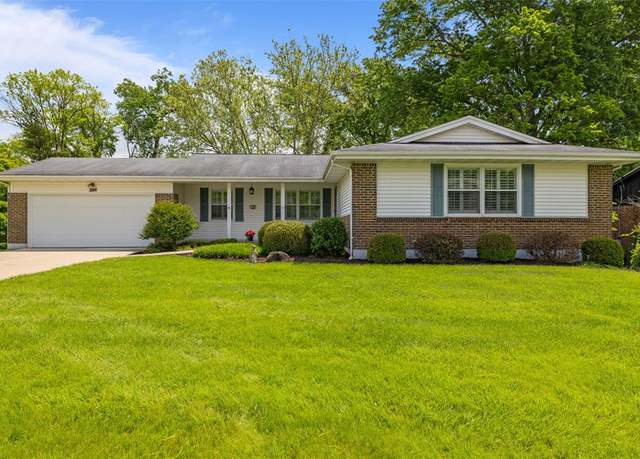 Property at 308 Wildbrier Dr, Ballwin, MO 63011, 4 beds, 2.5 baths
