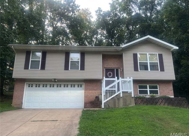 Property at 20 Hummingbird Ln, Arnold, MO 63010, 3 beds, 3 baths