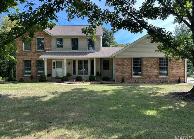 Property at 20 Fox Valley Ct, Lake St Louis, MO 63367, 4 beds, 2.5 baths