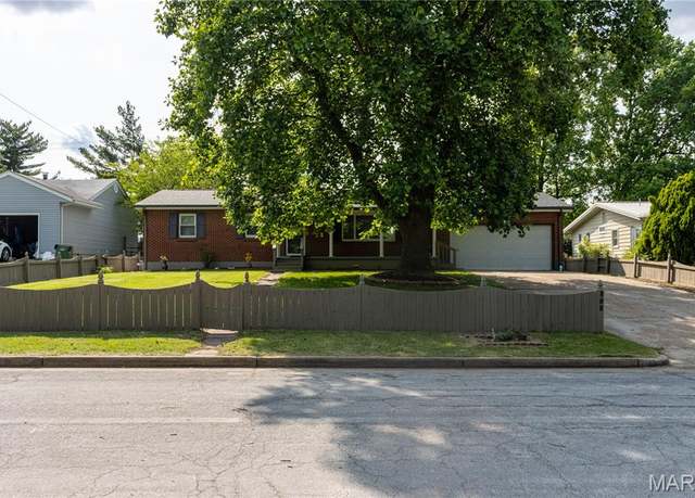 Property at 811 Bray Ave, Rolla, MO 65401, 3 beds, 1.5 baths