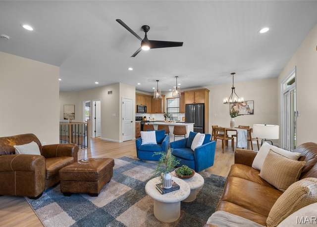 Property at 1 Havenhill Ct, St Charles, MO 63301, 2 beds, 2 baths