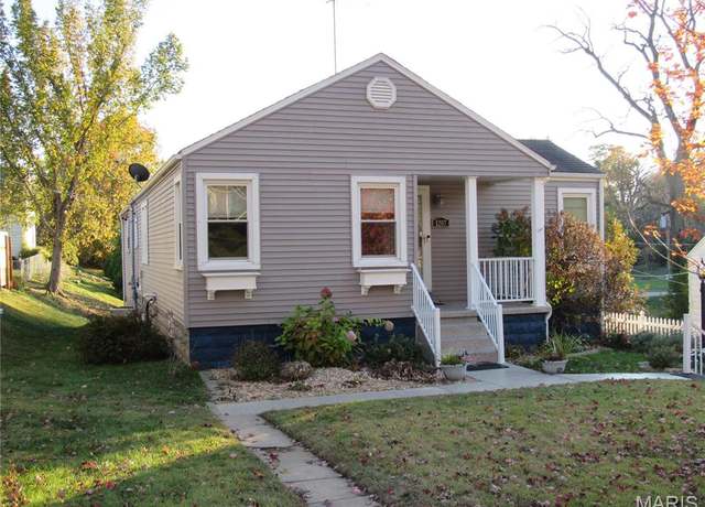 Property at 1207 Douglas St, Godfrey, IL 62002, 3 beds, 1 bath