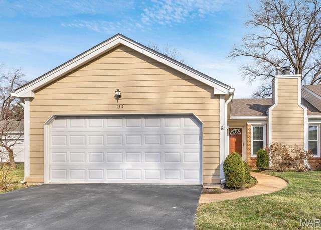 Property at 1311 Turtle Cv, Ballwin, MO 63011, 2 beds, 2.5 baths