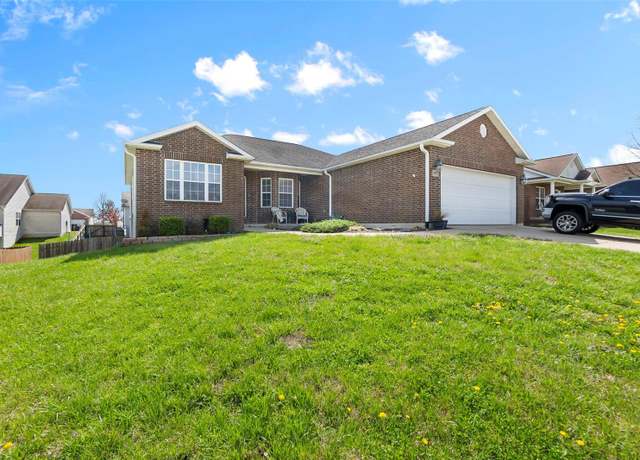 Property at 1671 Columbia Dr, Jackson, MO 63755, 4 beds, 2.5 baths