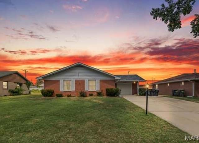 Property at 203 Meckfessel Dr, Fairview Heights, IL 62208, 3 beds, 1 bath
