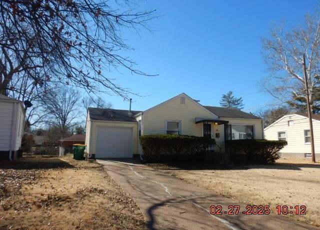 Property at 1120 Grenshaw Dr, St Louis, MO 63137, 2 beds, 1 bath