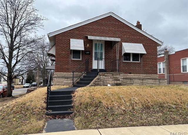 Property at 4002 Neosho St, St Louis, MO 63116, 3 beds, 2 baths