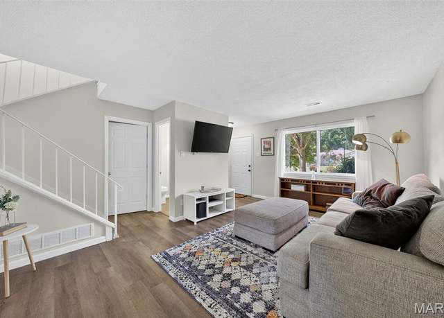 Property at 2305 Gascony Dr #2305, Lake St Louis, MO 63367, 2 beds, 1.5 baths