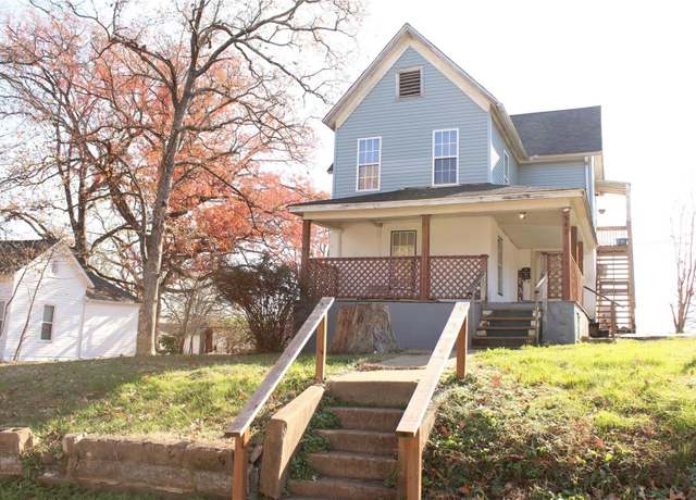 Property at 842 Kinzer St, Poplar Bluff, MO 63901, 6 beds, 3 baths