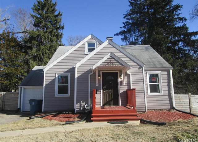 Property at 7 Pineview Ln, Collinsville, IL 62234, 3 beds, 2 baths
