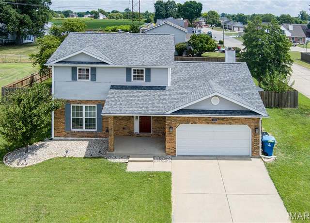 Property at 3000 Mockingbird Ln, Granite City, IL 62040, 3 beds, 2.5 baths