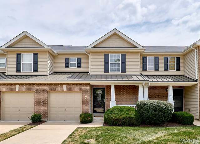 Property at 648 Country Village Dr, Lake St Louis, MO 63367, 2 beds, 2.5 baths