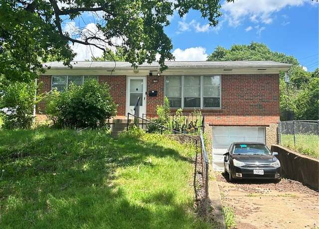 Property at 8784 Darnell Pl, Jennings, MO 63136