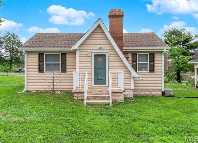 Property at 4602 Esther Dr, St Louis, MO 63129, 2 beds, 1 bath