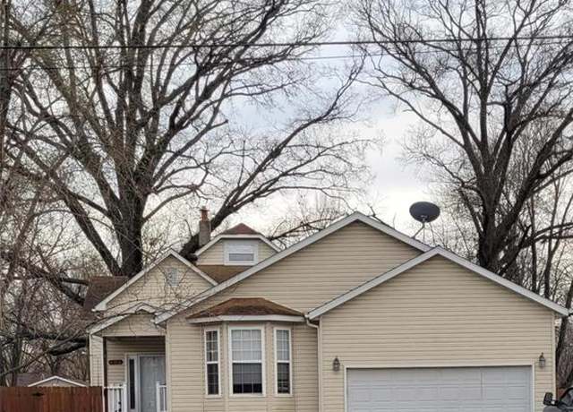Property at 102 W High St, Troy, IL 62294, 3 beds, 2 baths