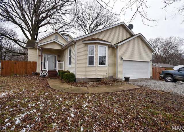 Property at 102 W High St, Troy, IL 62294, 3 beds, 2 baths
