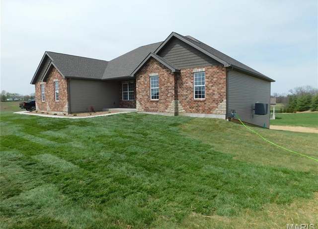 Property at 453 Westridge Dr, Troy, MO 63379, 4 beds, 3.5 baths