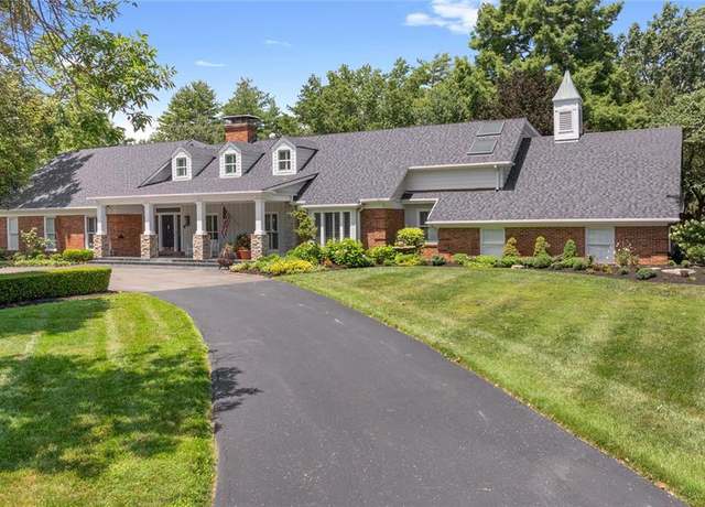 Property at 13527 Royal Glen Dr, Town And Country, MO 63131, 4 beds, 5 baths