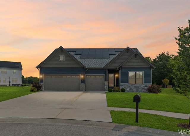 Property at 106 Potawatomi Ln, O'fallon, IL 62269, 3 beds, 2 baths