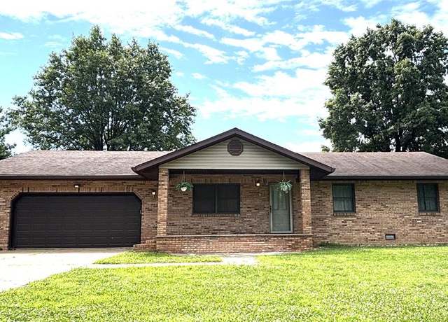 Property at 1310 W Old National Trl, Greenville, IL 62246, 3 beds, 2 baths
