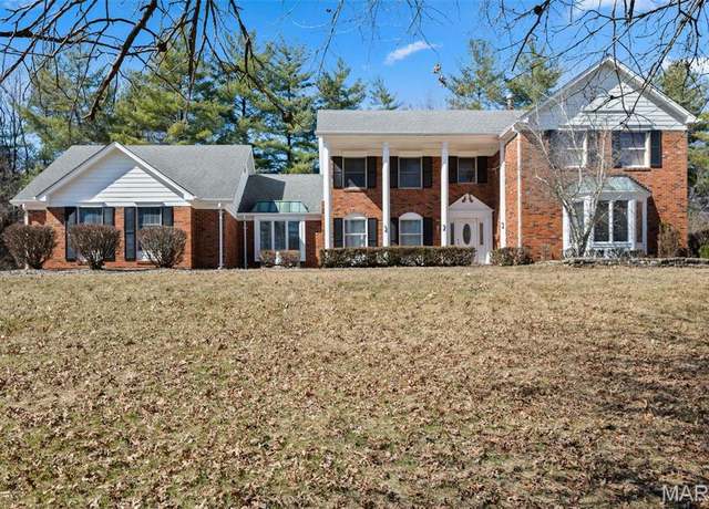 Property at 2233 Kehrsglen Ct, Chesterfield, MO 63005, 5 beds, 3.5 baths