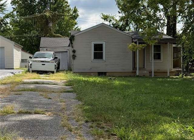 Property at 310 Ames Pl, St Louis, MO 63135, 3 beds, 1 bath