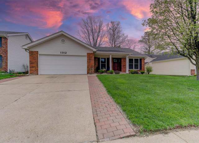 Property at 1312 Westbrooke Terrace Dr, Ballwin, MO 63021, 3 beds, 2.5 baths