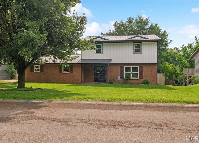 Property at 1939 Grandview Dr, Cape Girardeau, MO 63701, 3 beds, 2.5 baths