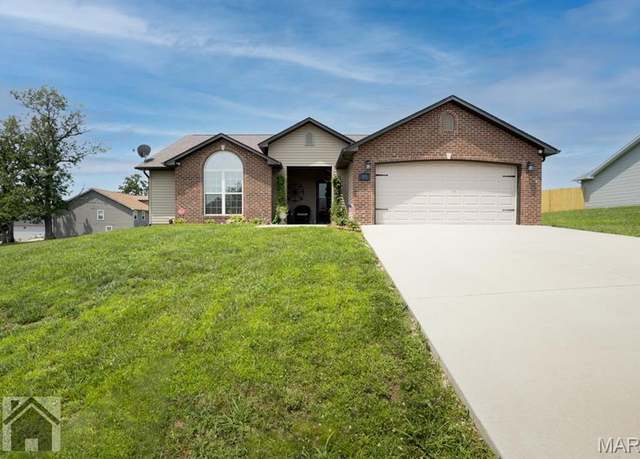 Property at 103 Maxwell St, Waynesville, MO 65583, 3 beds, 2 baths