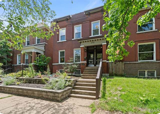 Property at 3732 Connecticut St, St Louis, MO 63116, 3 beds, 2.5 baths