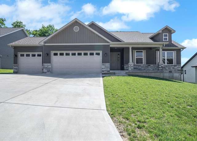 Property at 512 Hickory Knoll Dr, Troy, MO 63379, 3 beds, 4 baths