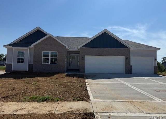 Property at 212 Ashurst Ln, O'fallon, IL 62269, 3 beds, 2.5 baths
