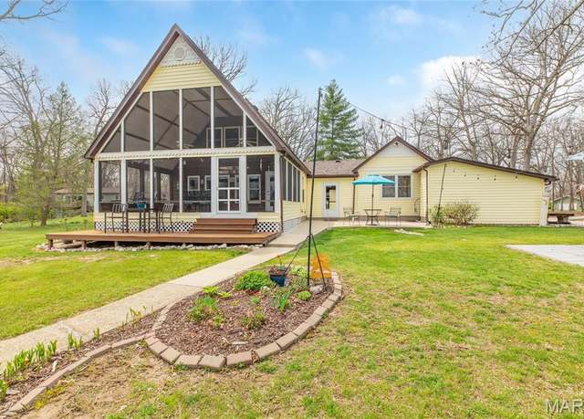 Property at 10558 Papago Dr, Shipman, IL 62685, 3 beds, 2 baths
