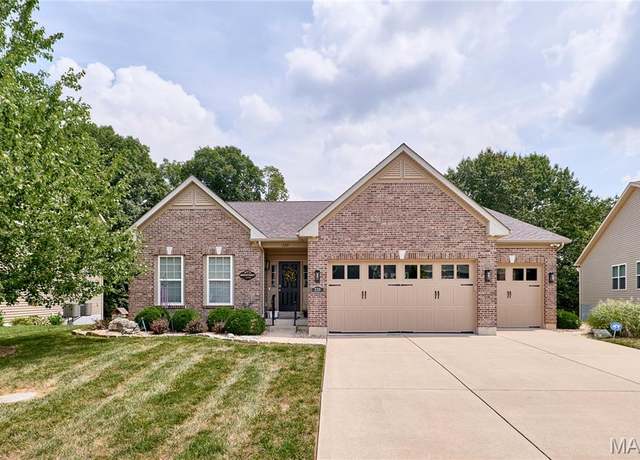 Property at 239 Carlton Point Dr, Wentzville, MO 63385, 4 beds, 3 baths